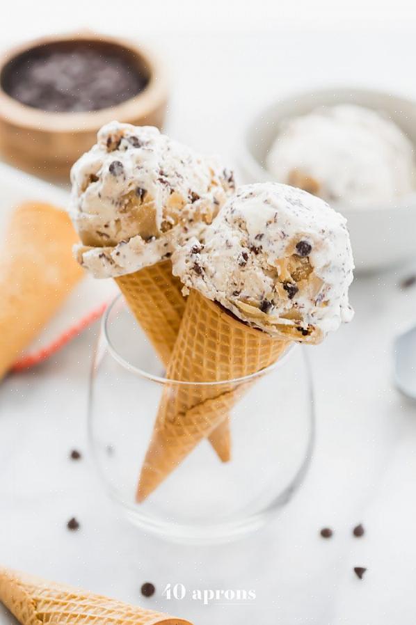 הנה כמה מתכוני גלידה מהירים וללא סוכר שדורשים רק כמה מרכיבים